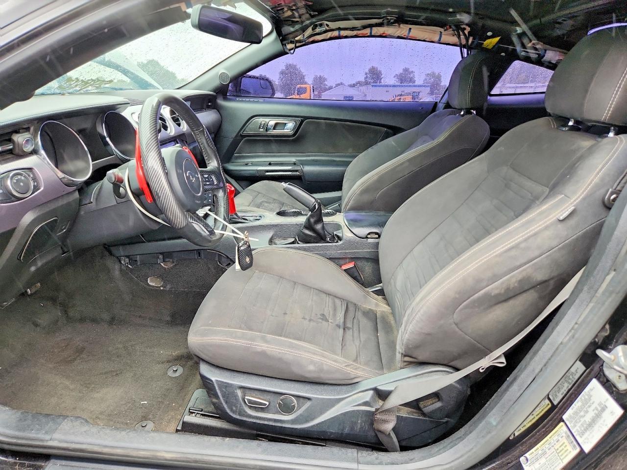 2015 Ford Mustang - zdjęcie 7