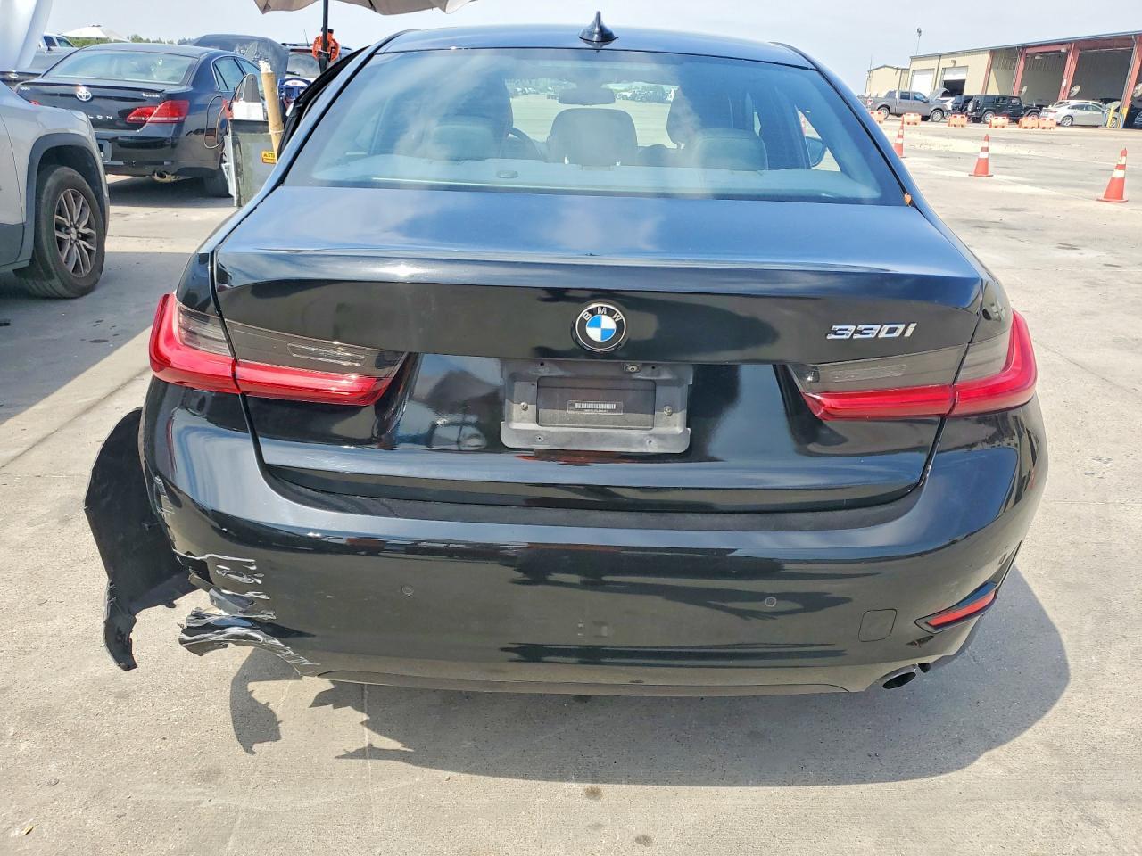 2020 BMW 330I - zdjęcie 6
