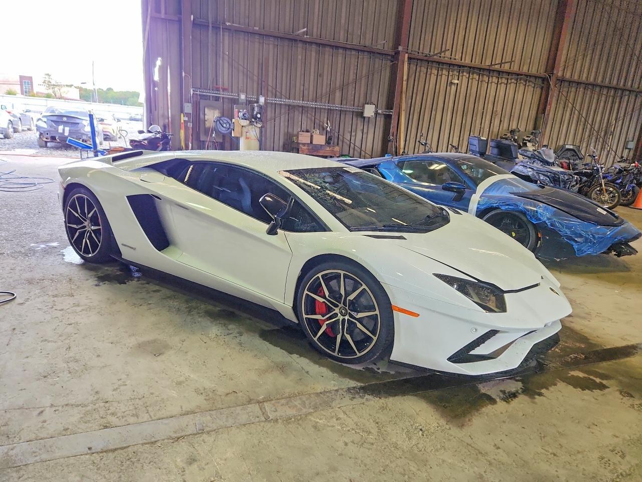 2018 Lamborghini Aventador S - zdjęcie 4