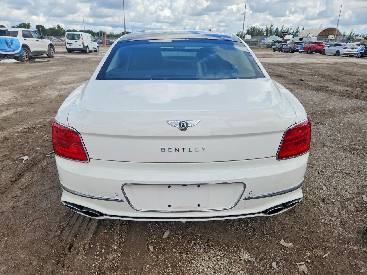 2022 Bentley Flying Spur - zdjęcie 6