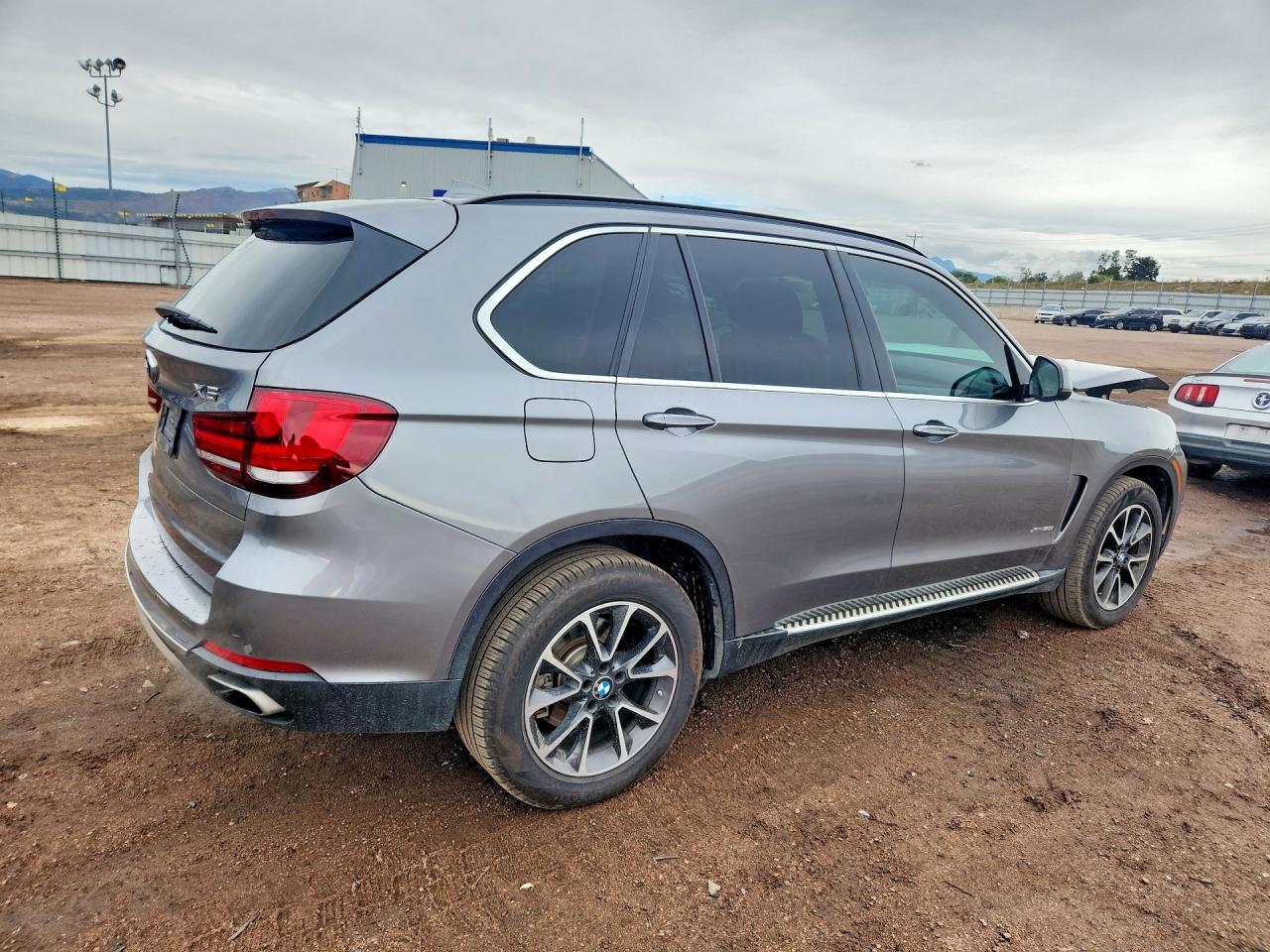 2016 BMW X5 xDrive50I - zdjęcie 3