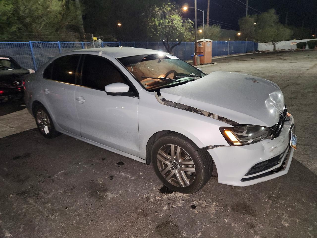 2017 Volkswagen Jetta S - zdjęcie 4