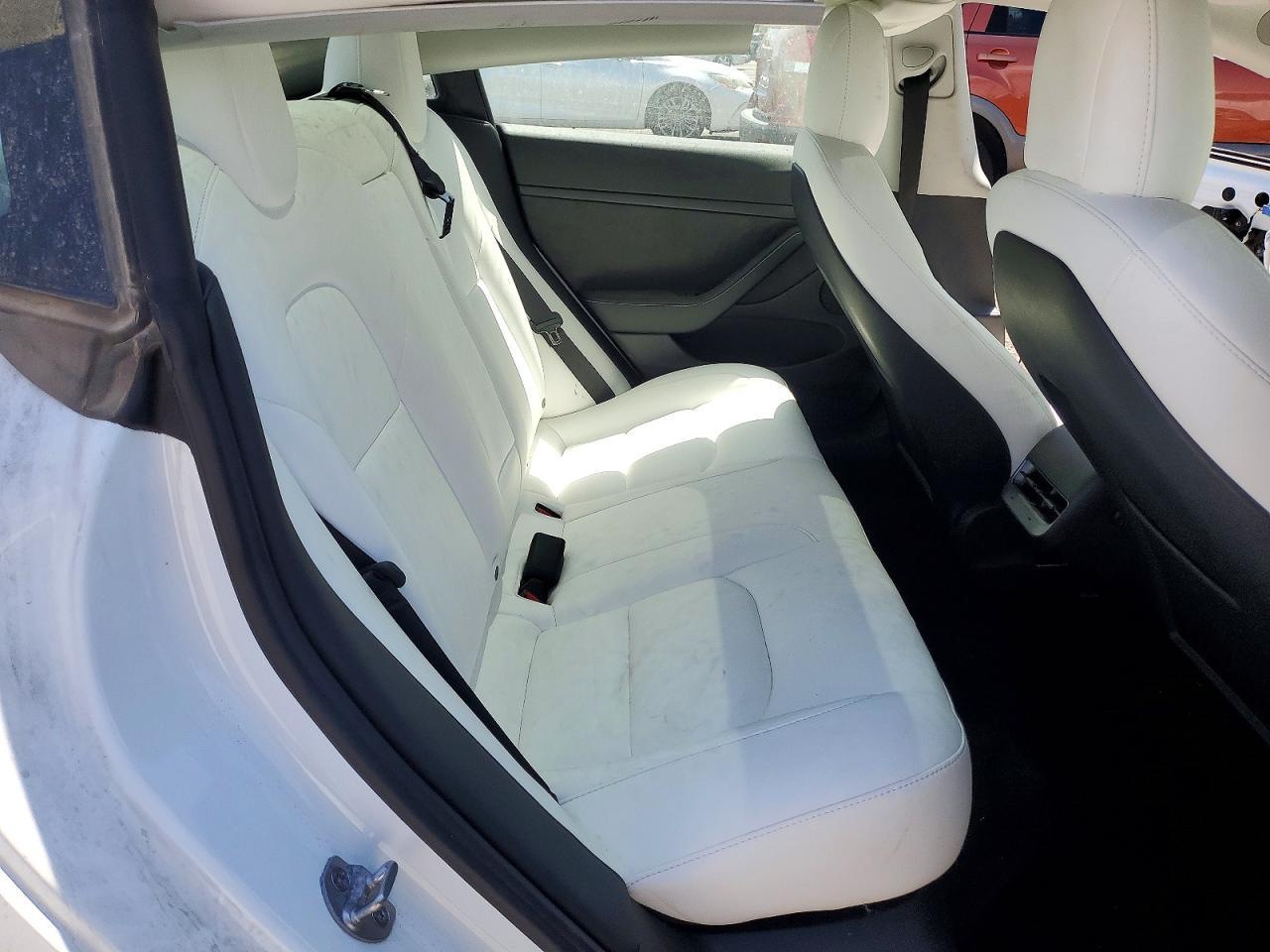 2022 Tesla Model 3 - zdjęcie 10