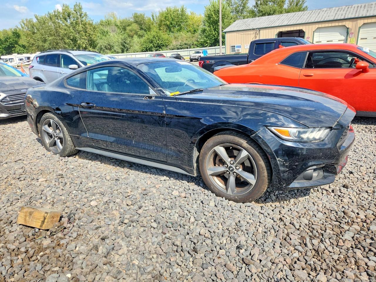 2017 Ford Mustang - zdjęcie 4