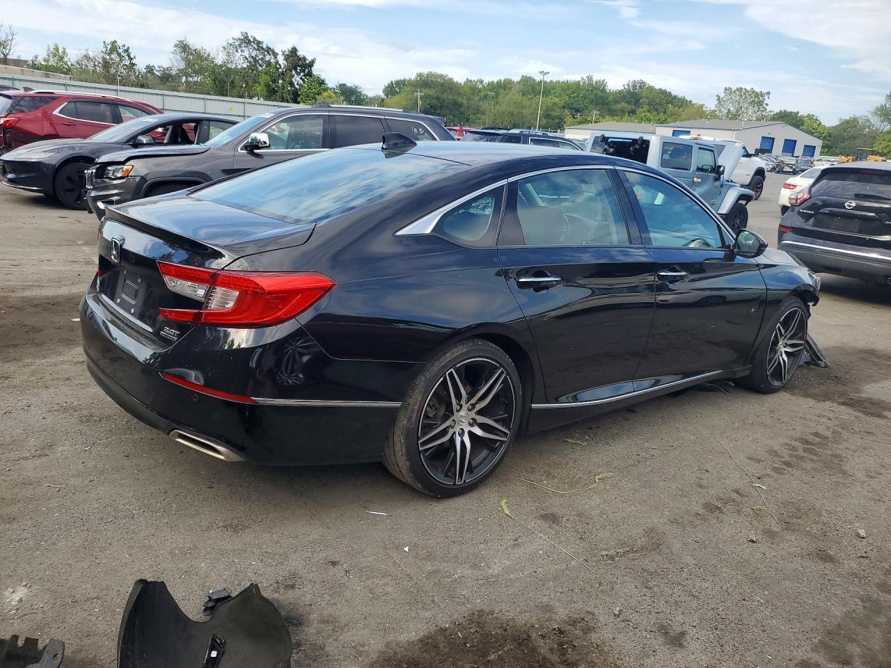 2021 Honda Accord Touring - zdjęcie 3