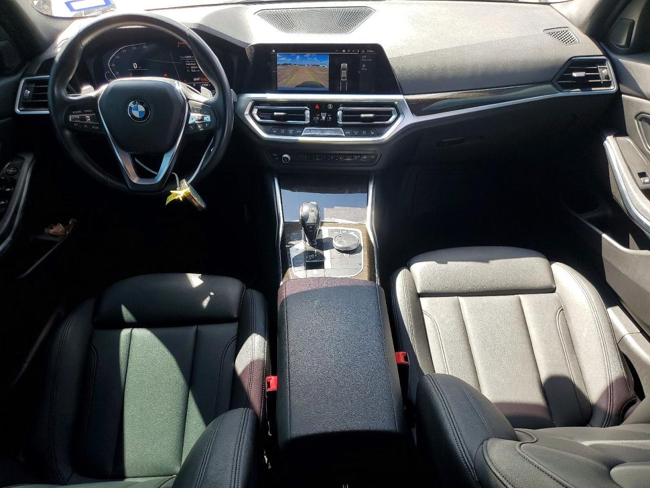2020 BMW 330I - zdjęcie 8