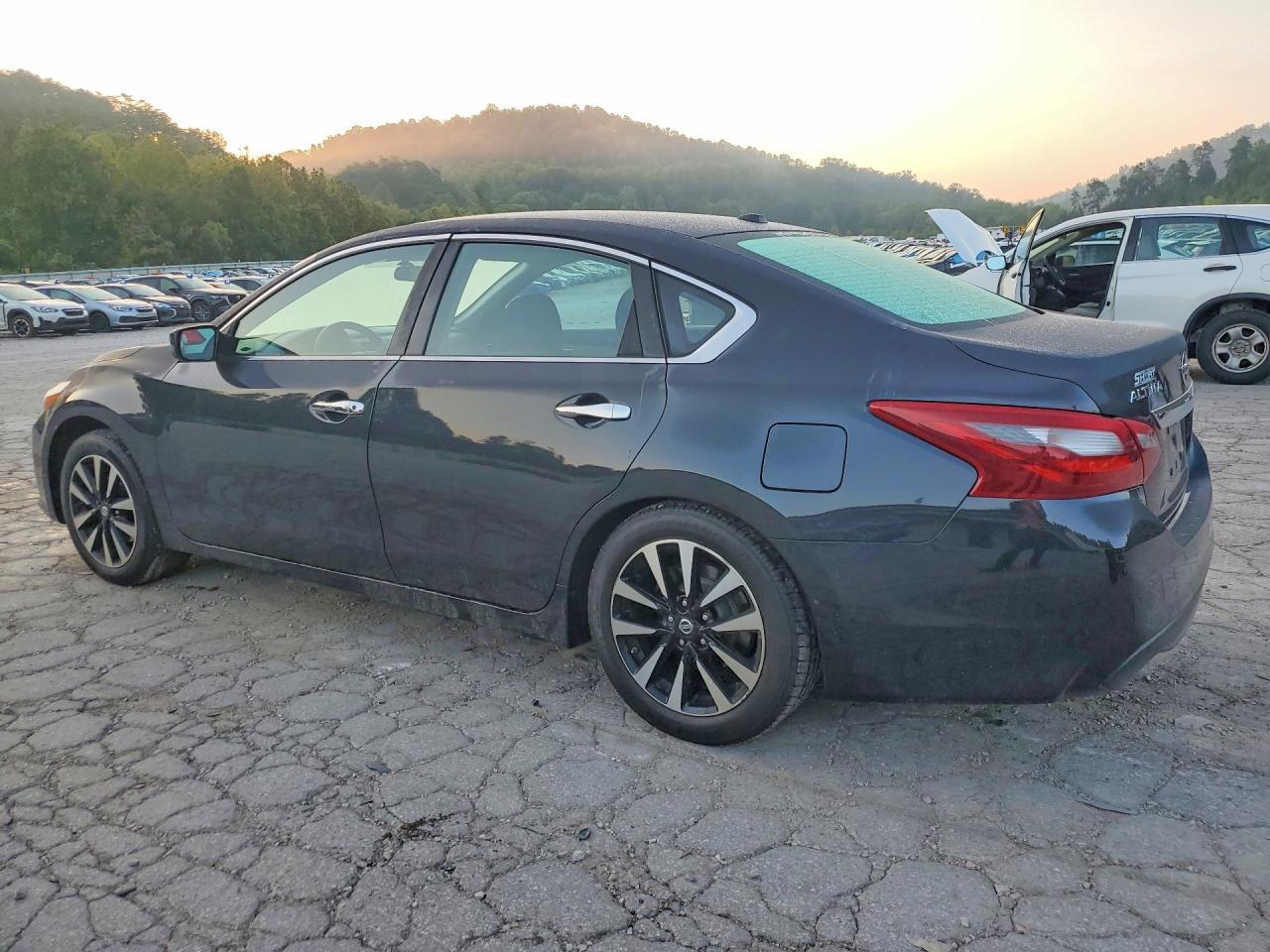 2018 Nissan Altima 2.5 Sv - zdjęcie 2