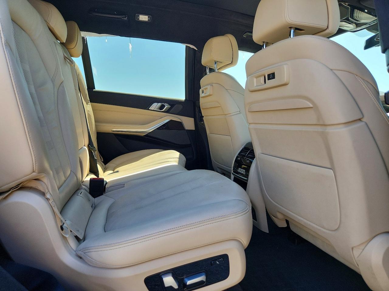 2021 BMW X7 xDrive40I - zdjęcie 11