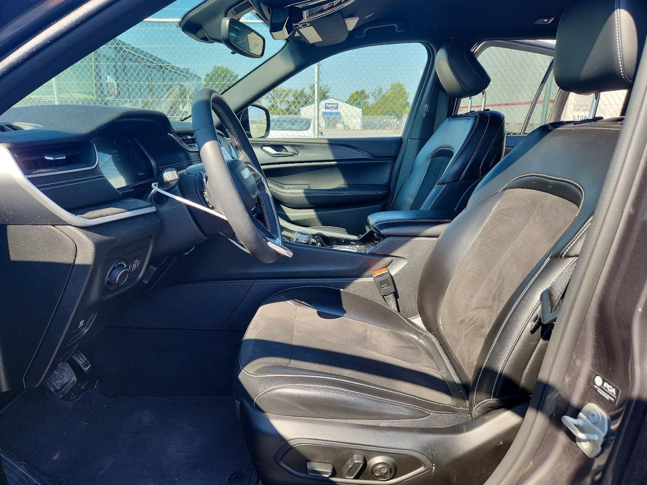 2023 Jeep Grand Cherokee Laredo - zdjęcie 7