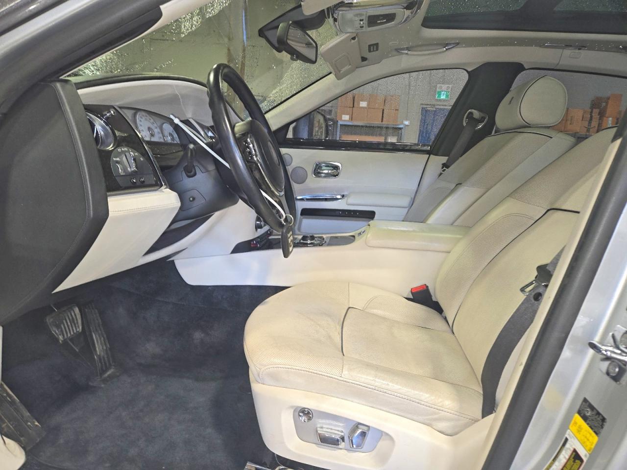 2013 Rolls-Royce Ghost - zdjęcie 7