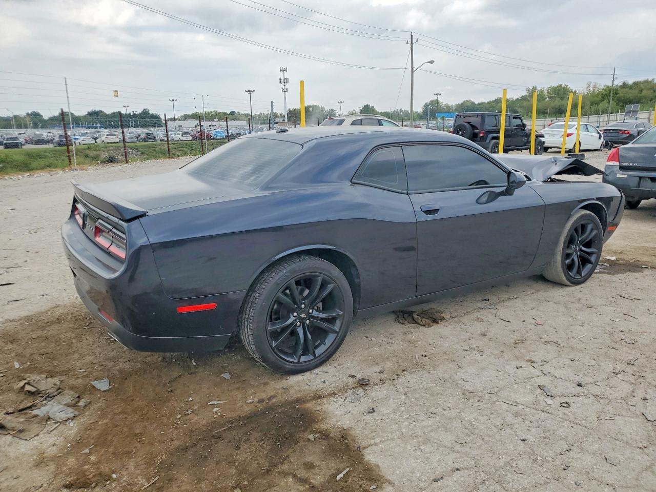 2017 Dodge Challenger Sxt - zdjęcie 3