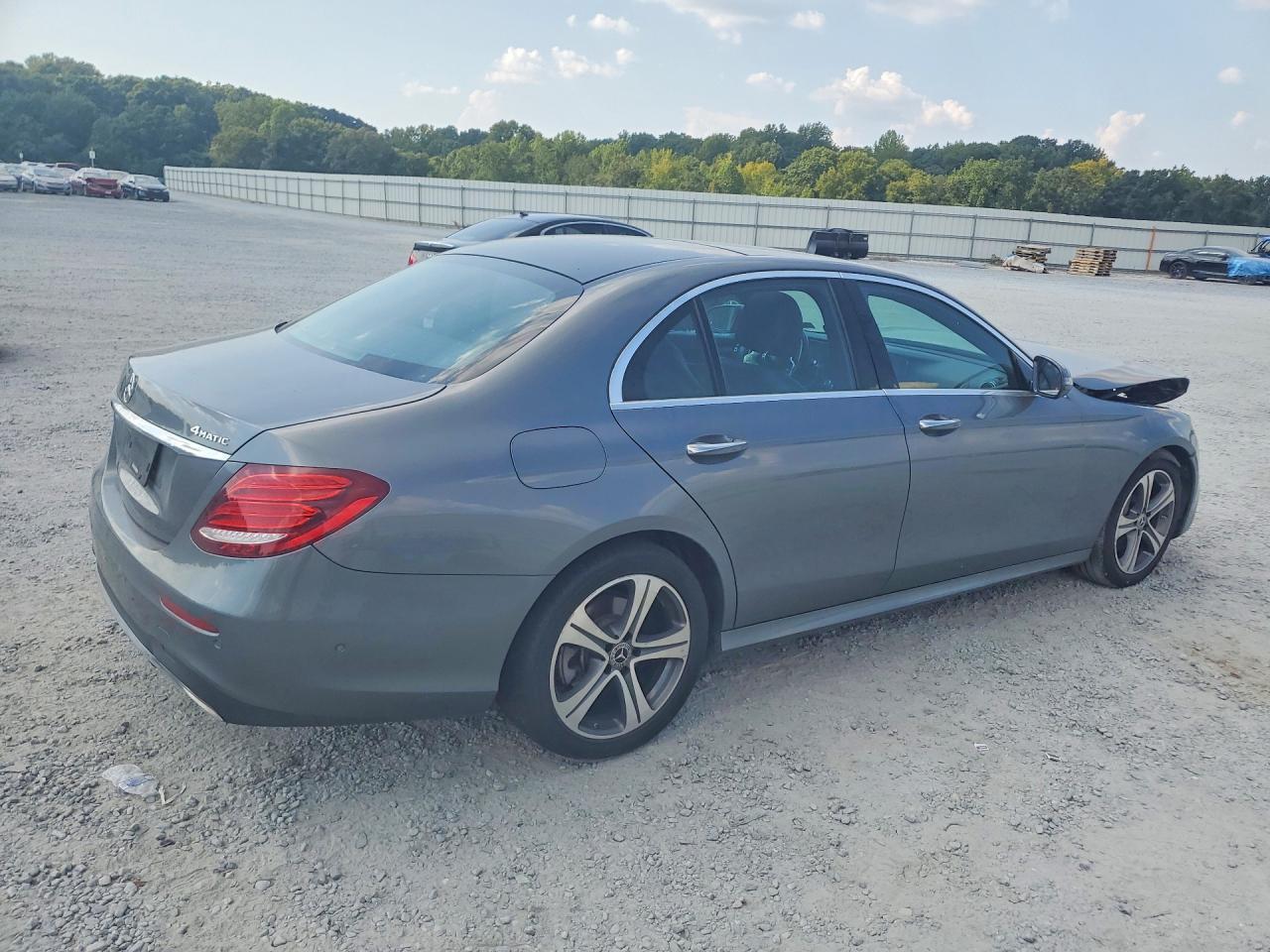 2020 Mercedes-Benz E 350 4Matic - zdjęcie 3