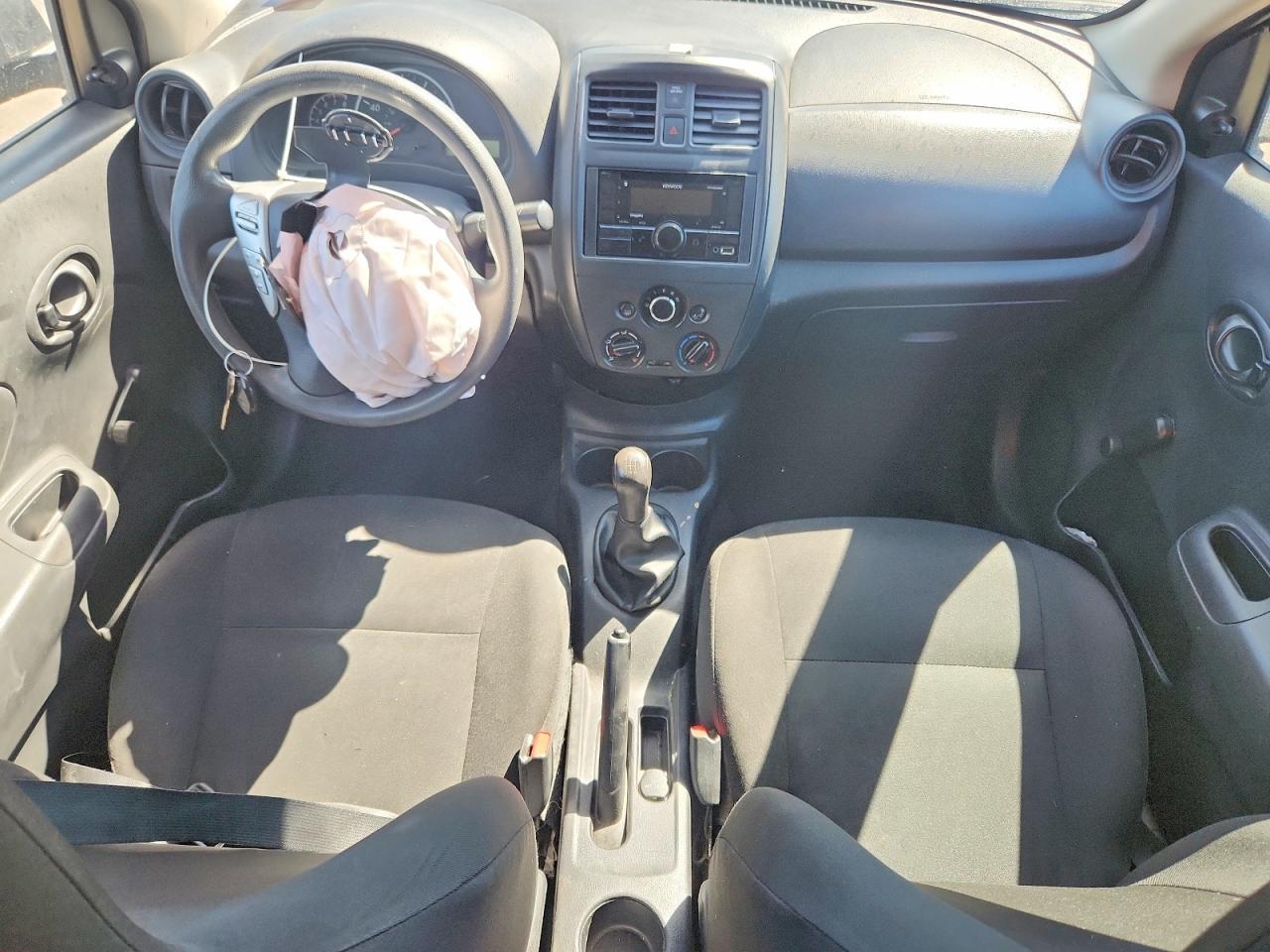 2015 Nissan Versa 1.6 S - zdjęcie 8