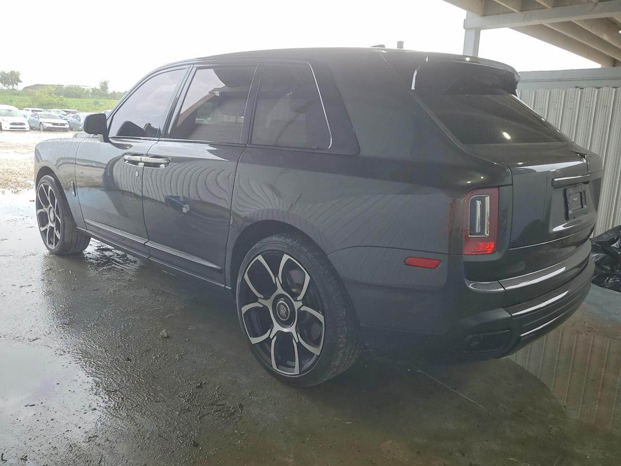 2021 Rolls-Royce Cullinan Black Badge - zdjęcie 2