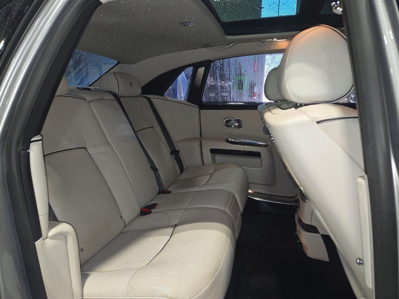 2013 Rolls-Royce Ghost - zdjęcie 10