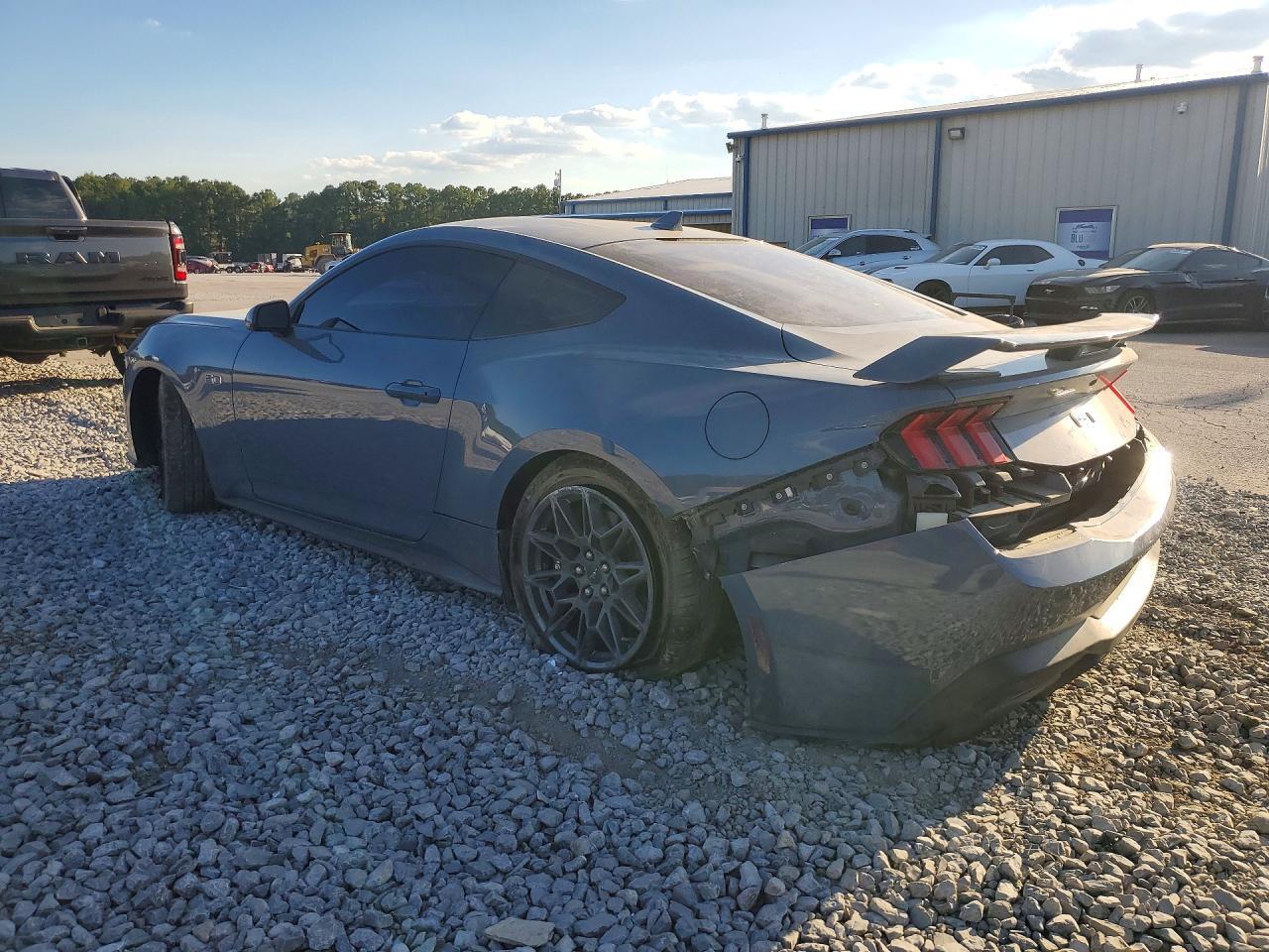 2024 Ford Mustang Gt - zdjęcie 2