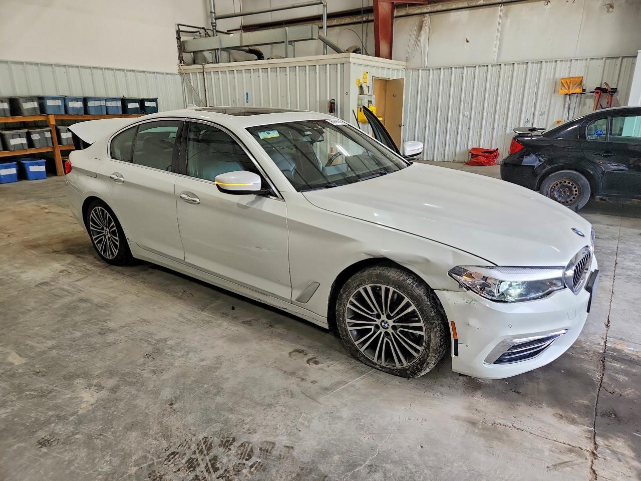 2018 BMW Seria 5 540i - zdjęcie 4