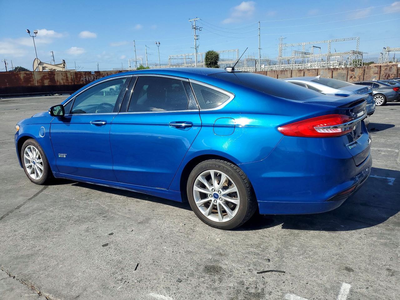 2017 Ford Fusion Titanium Phev - zdjęcie 2