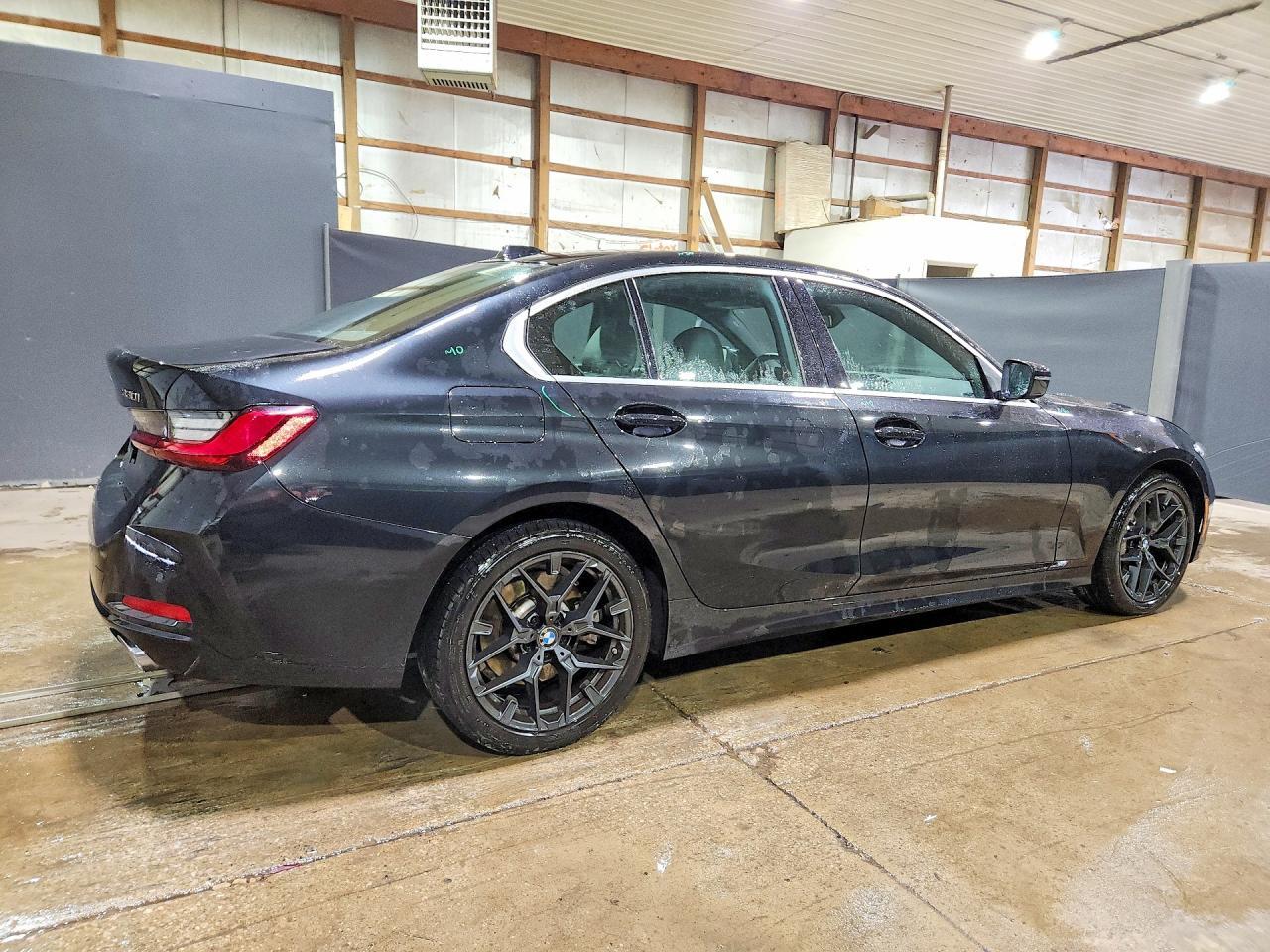 2026 BMW 330Xi - zdjęcie 3