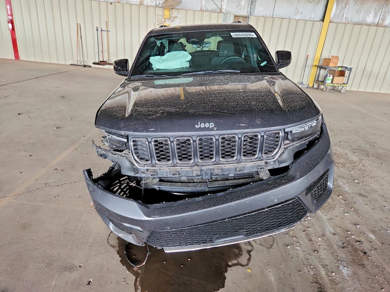 2025 Jeep Grand Cherokee Laredo - zdjęcie 5