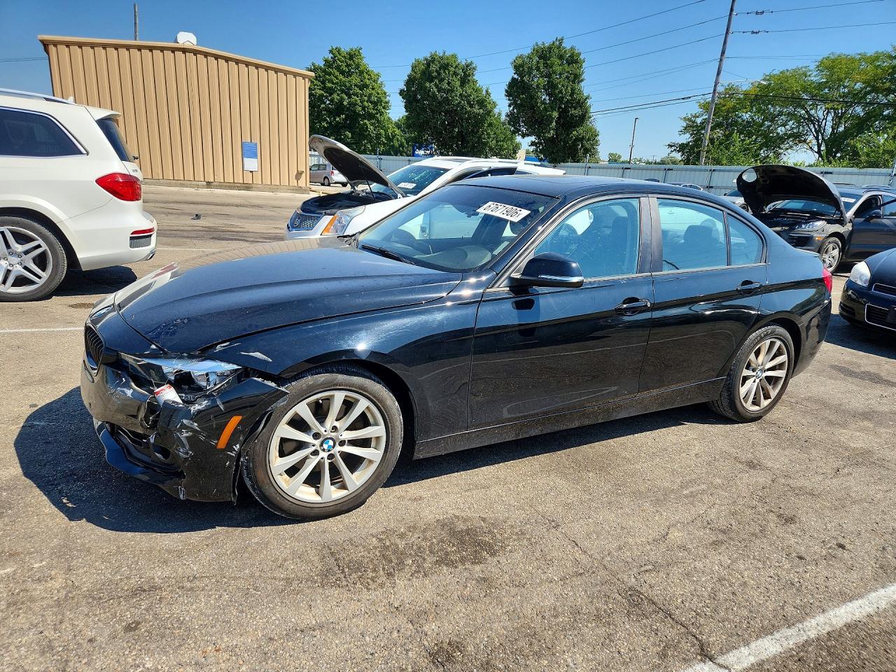 2017 BMW Seria 3 320i - zdjęcie główne