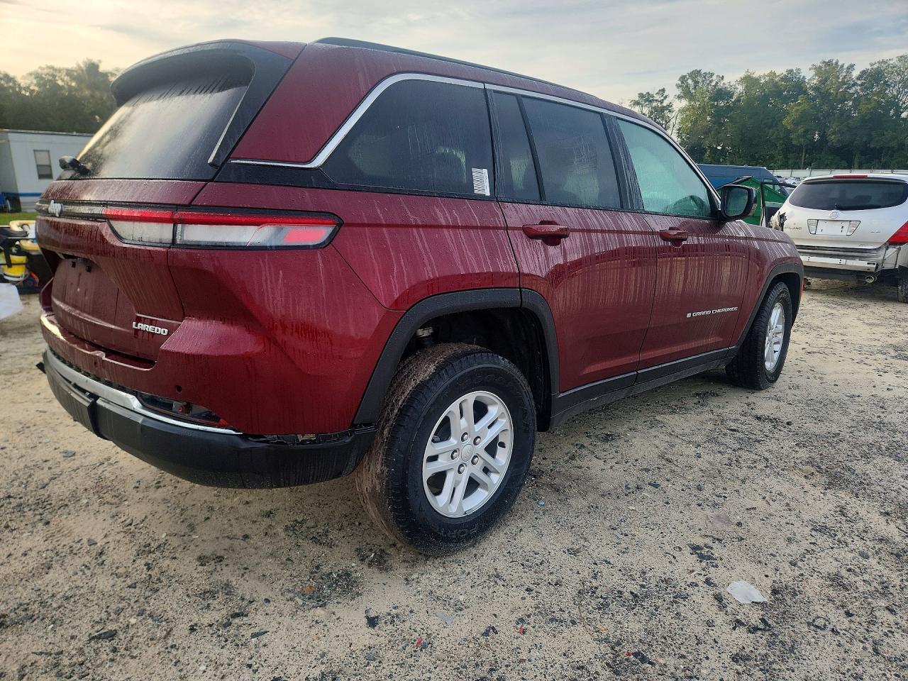 2025 Jeep Grand Cherokee Laredo - zdjęcie 3