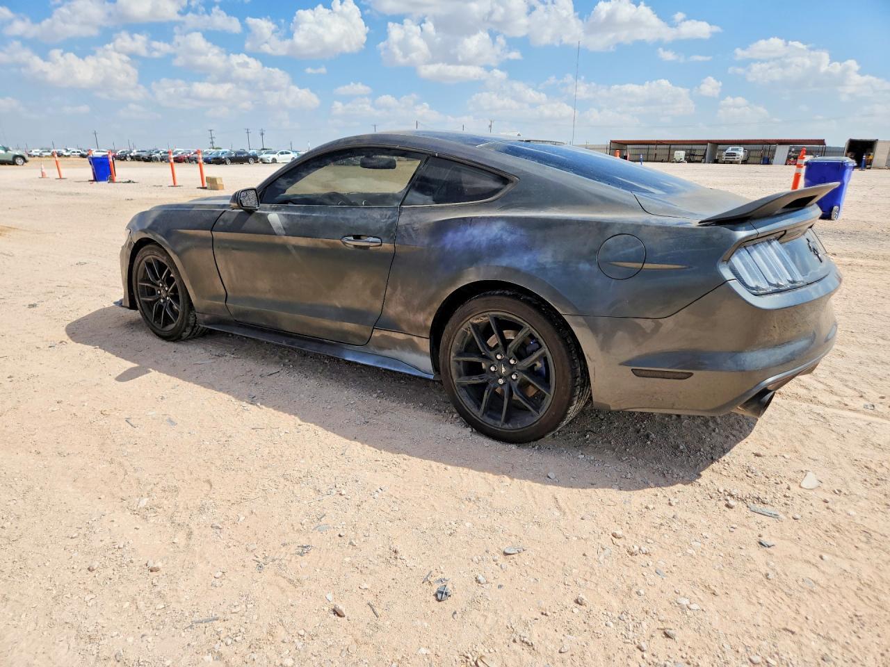 2016 Ford Mustang - zdjęcie 2