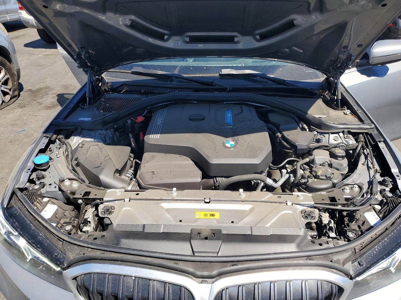 2024 BMW 330E - zdjęcie 11