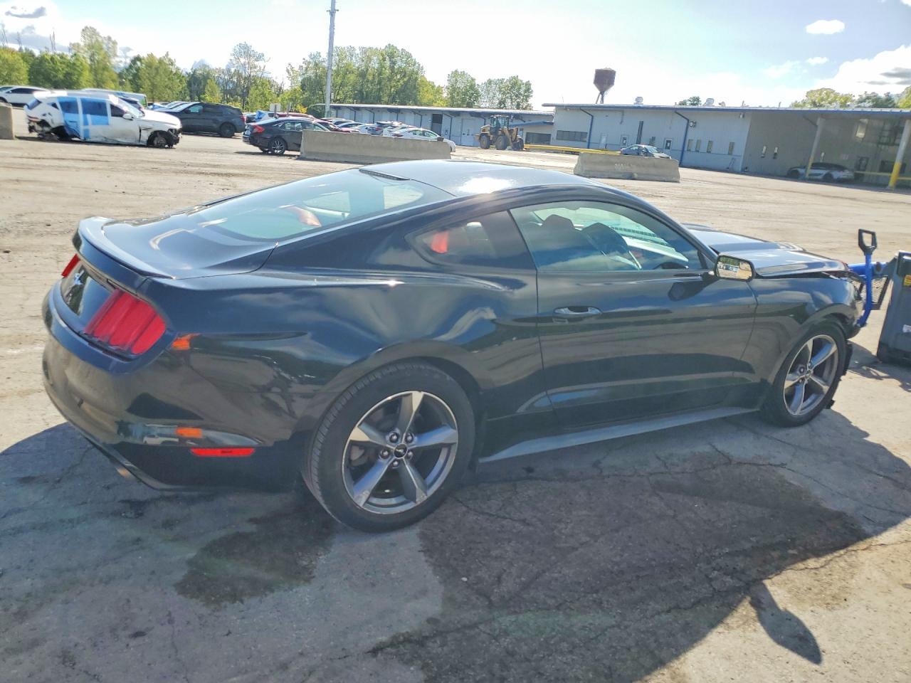 2016 Ford Mustang - zdjęcie 3