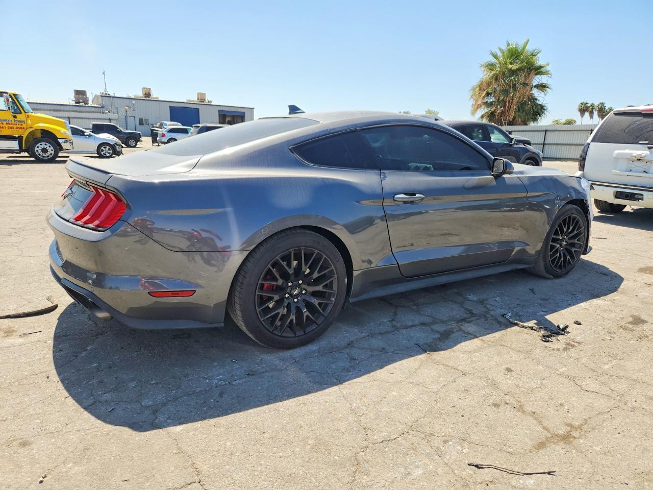 2023 Ford Mustang - zdjęcie 3