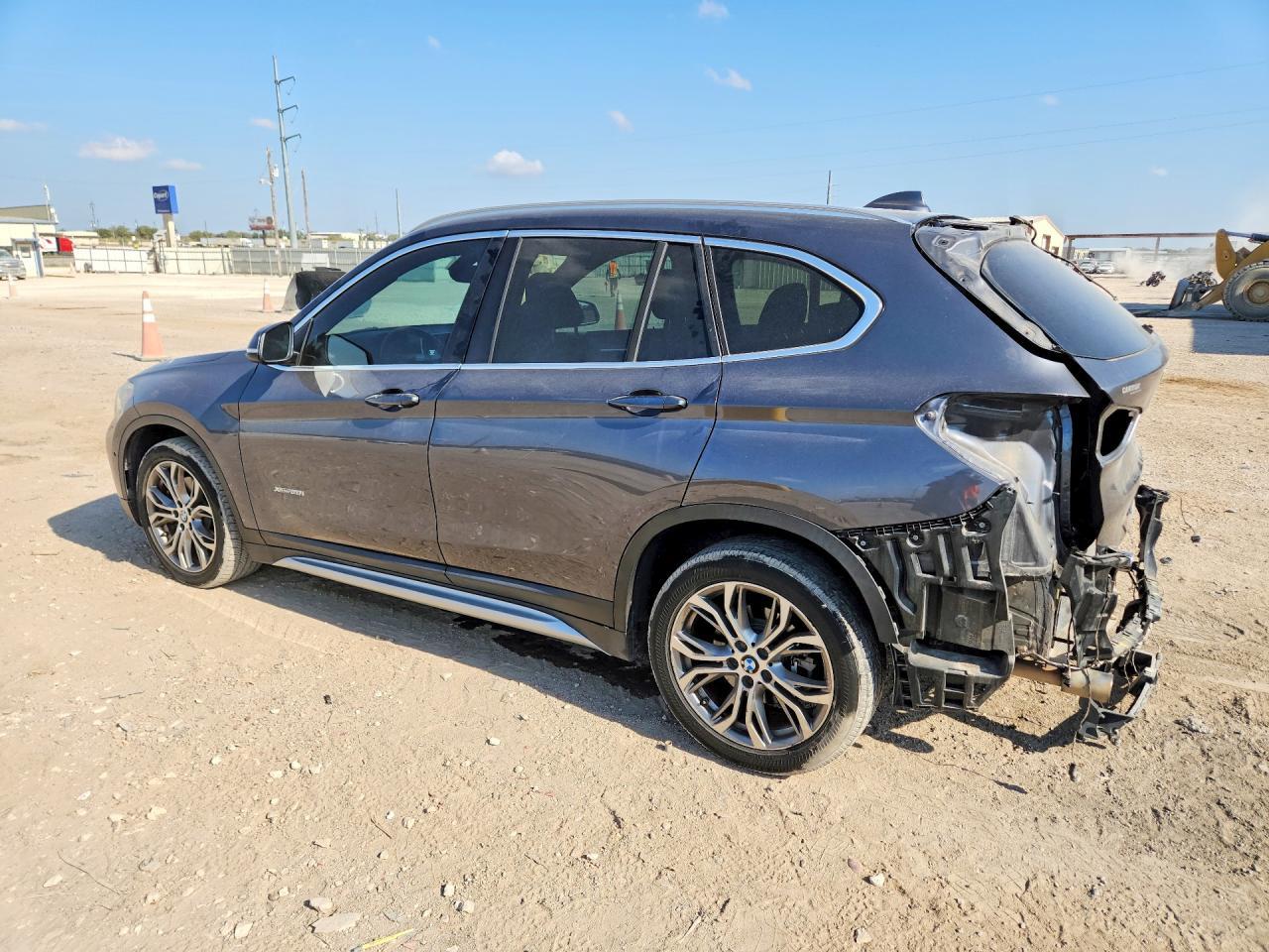 2017 BMW X1 xDrive28I - zdjęcie 2