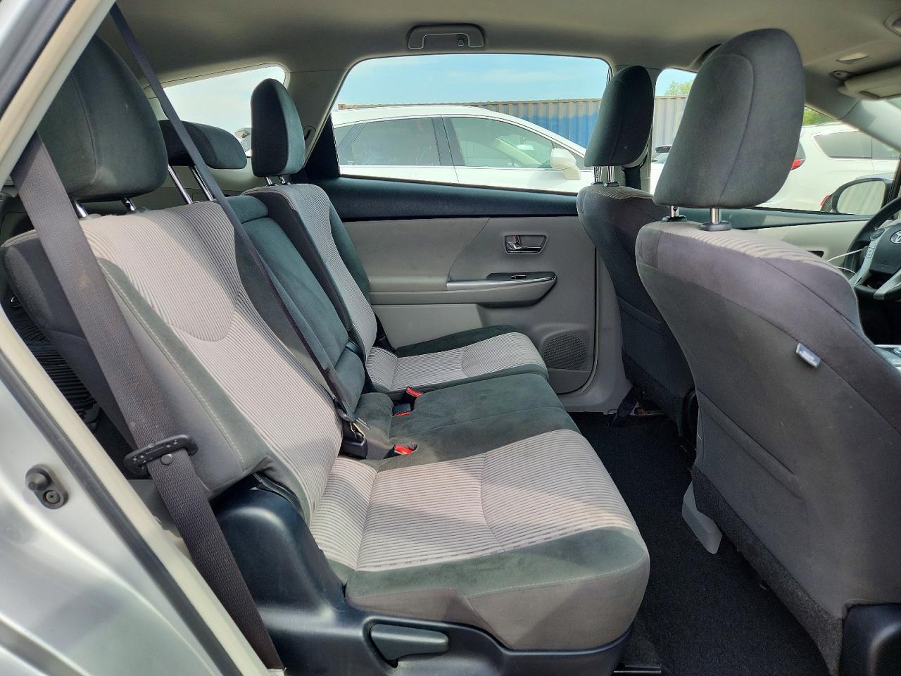 2015 Toyota Prius V Three - zdjęcie 10