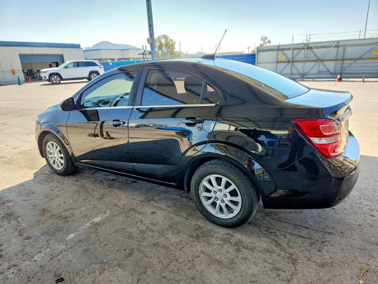 2019 Chevrolet Sonic Lt - zdjęcie 2