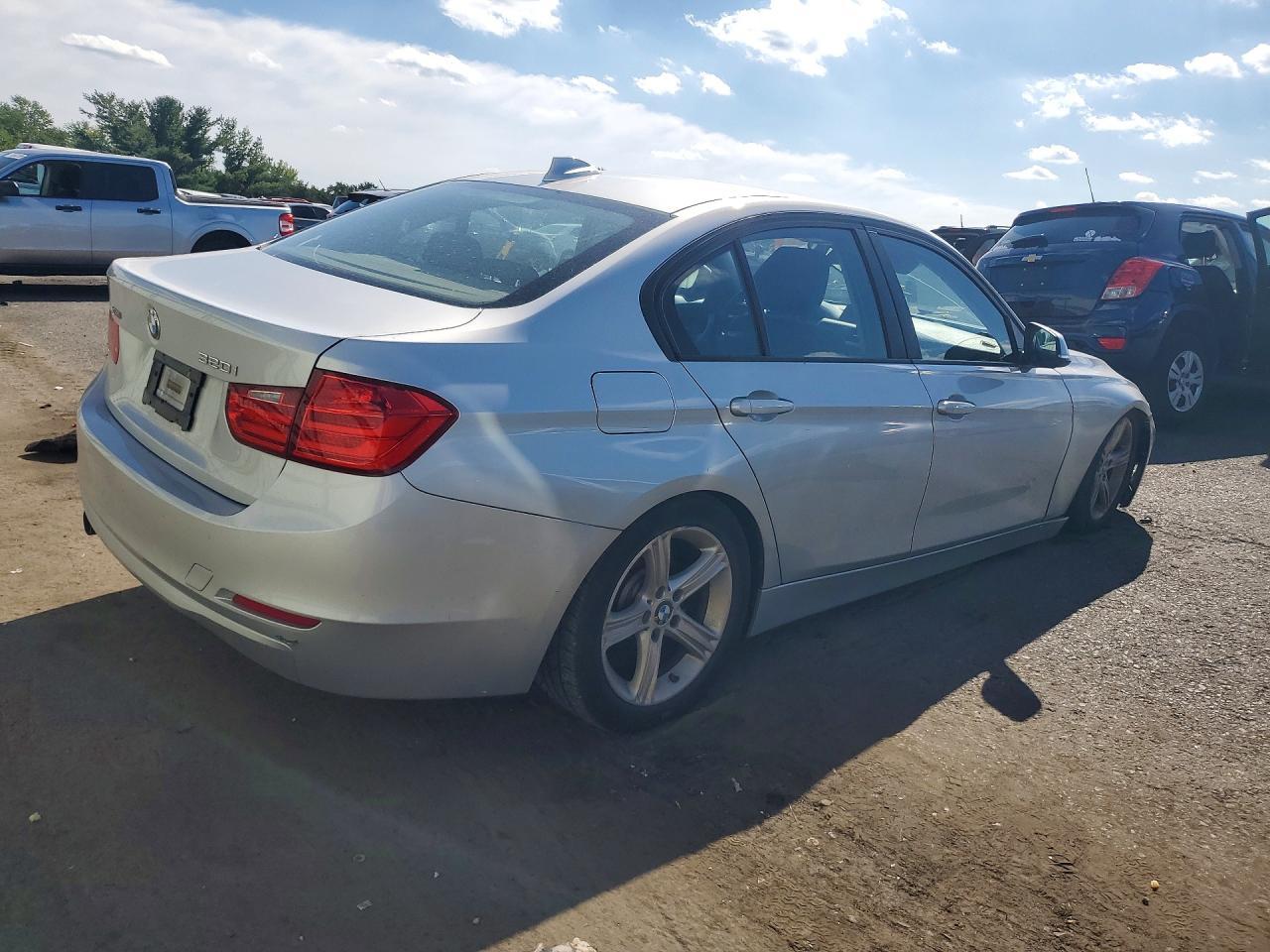 2014 BMW 320 I xDrive - zdjęcie 3
