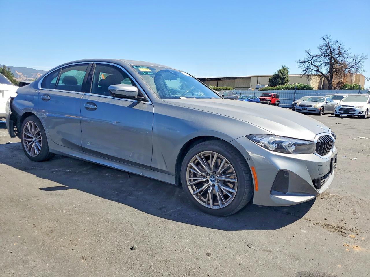 2024 BMW 330E - zdjęcie 4