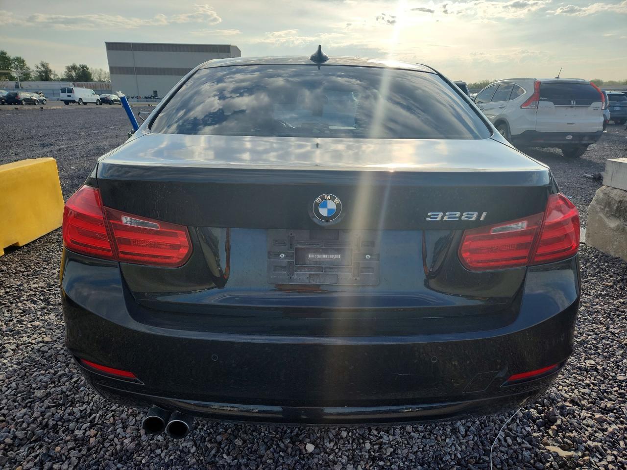 2015 BMW 328 I - zdjęcie 6