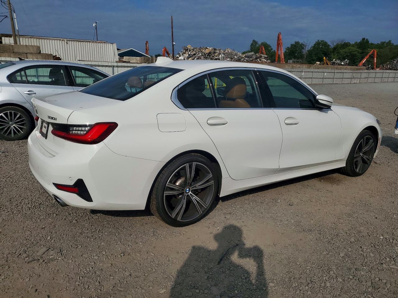 2021 BMW Seria 3 330i - zdjęcie 3