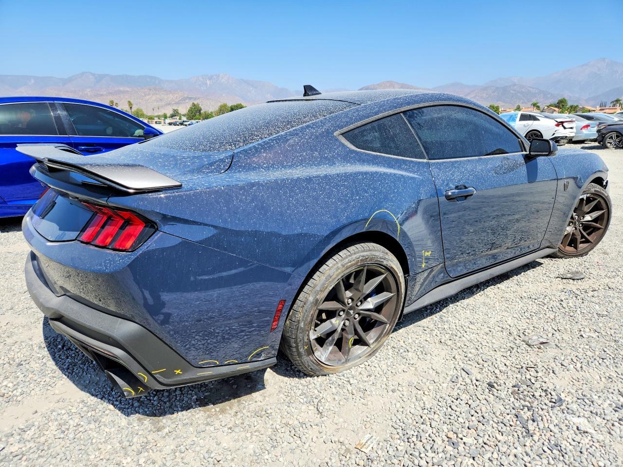 2025 Ford Mustang Dark Horse - zdjęcie 3