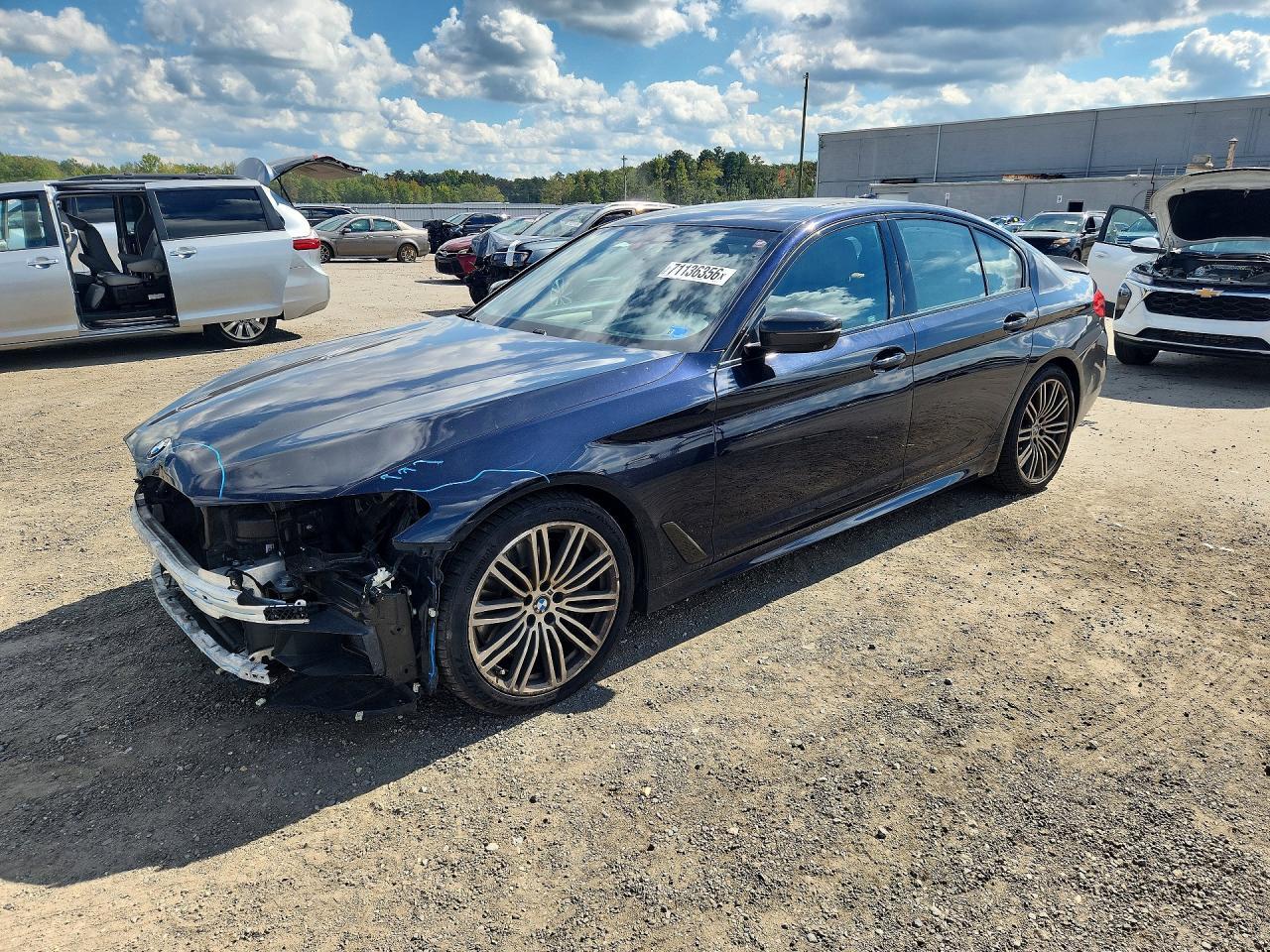 2019 BMW Seria 5 M550i - zdjęcie główne