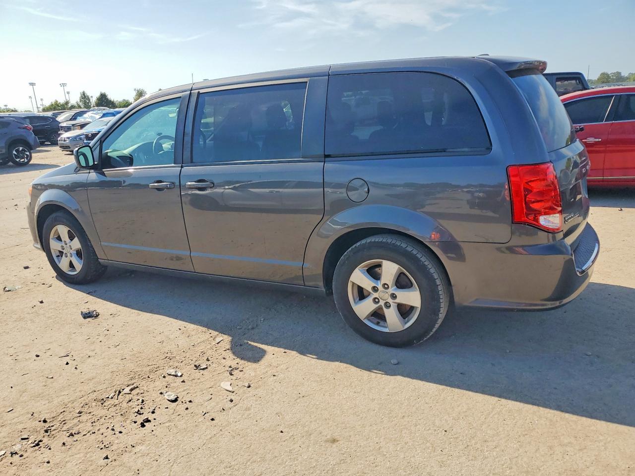 2019 Dodge Grand Caravan Gt - zdjęcie 2