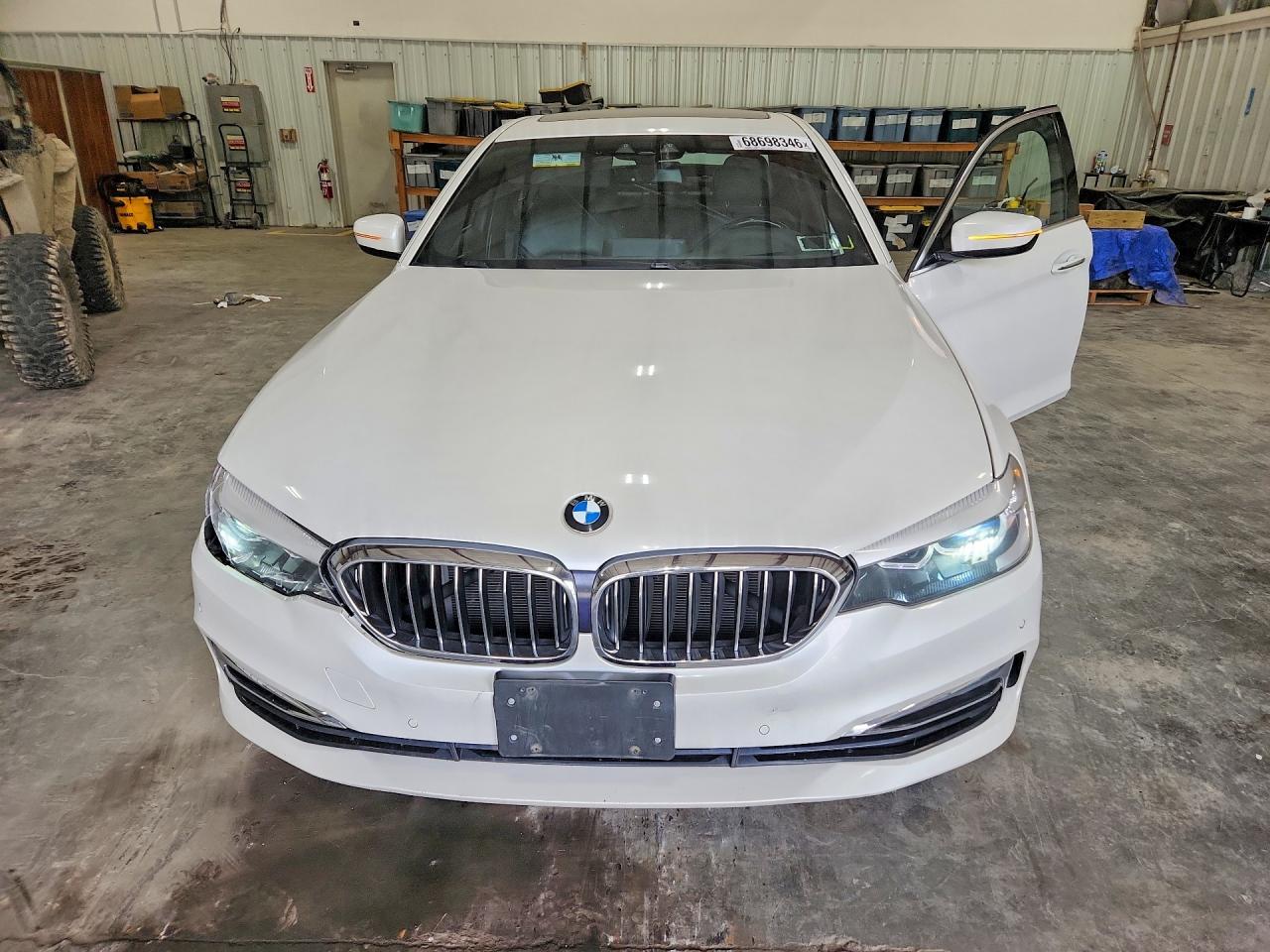 2018 BMW Seria 5 540i - zdjęcie 5
