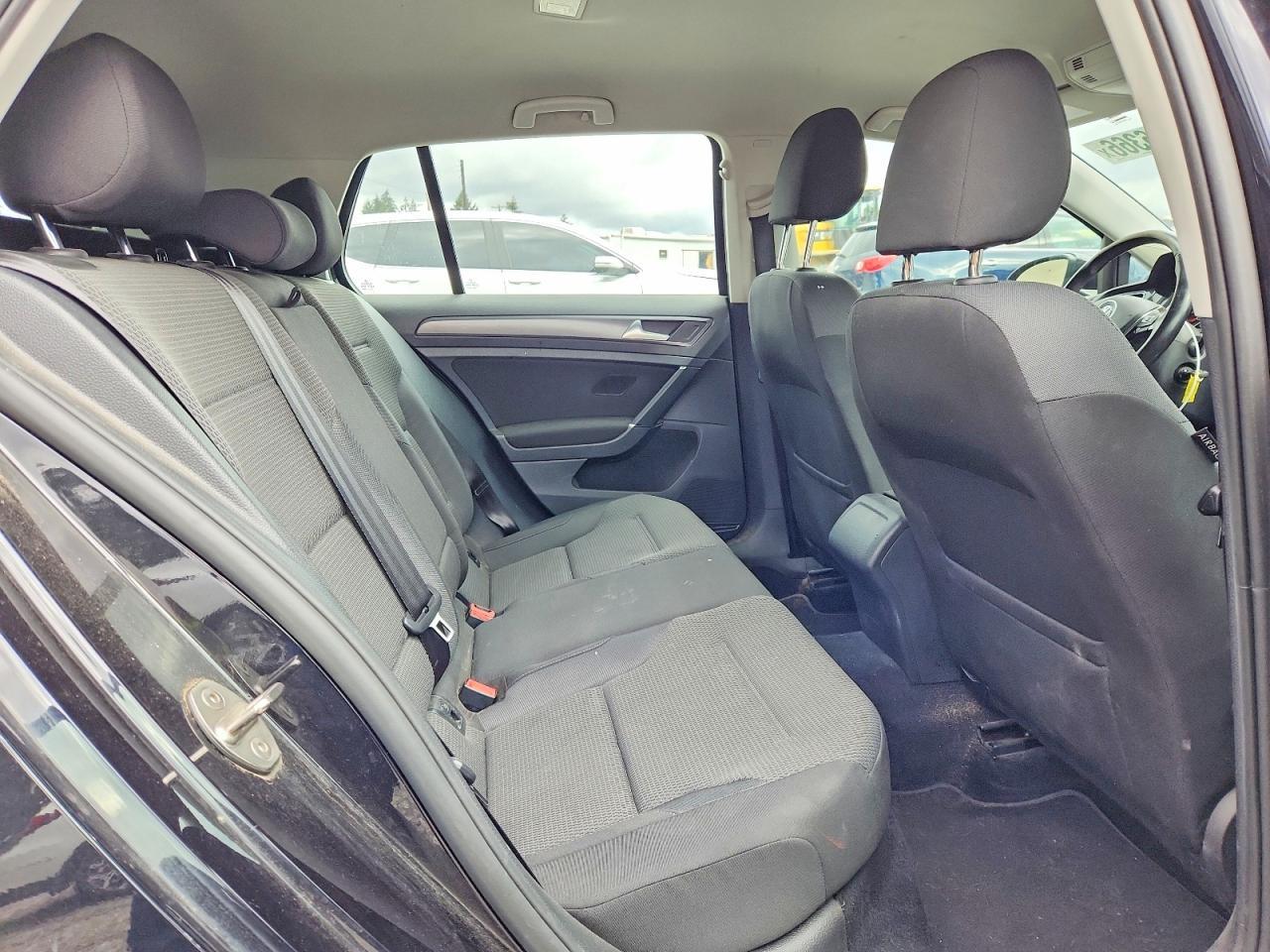 2018 Volkswagen Golf S - zdjęcie 11