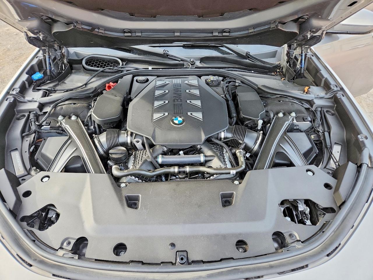 2023 BMW Seria 7 760i - zdjęcie 11