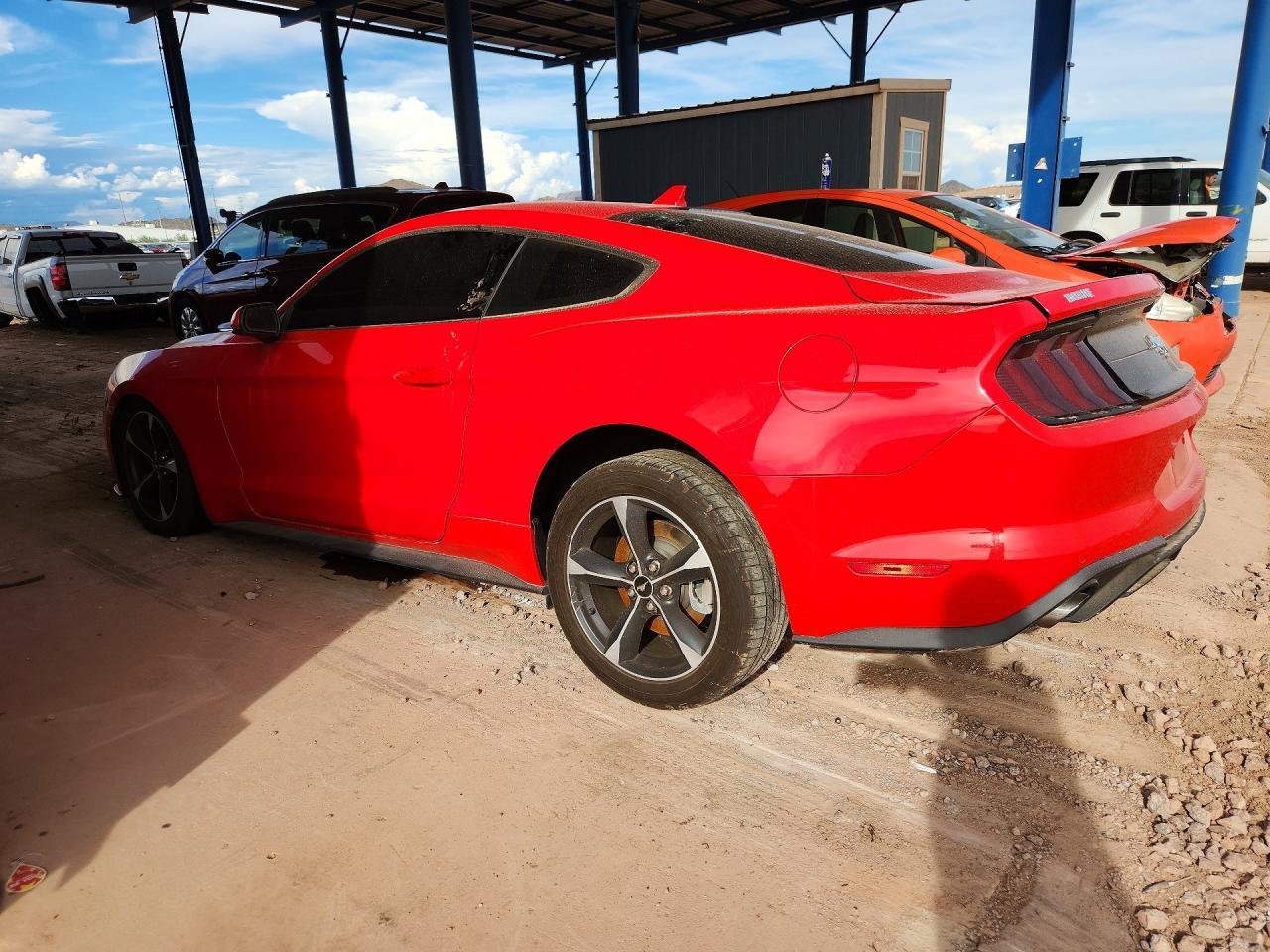 2022 Ford Mustang - zdjęcie 2