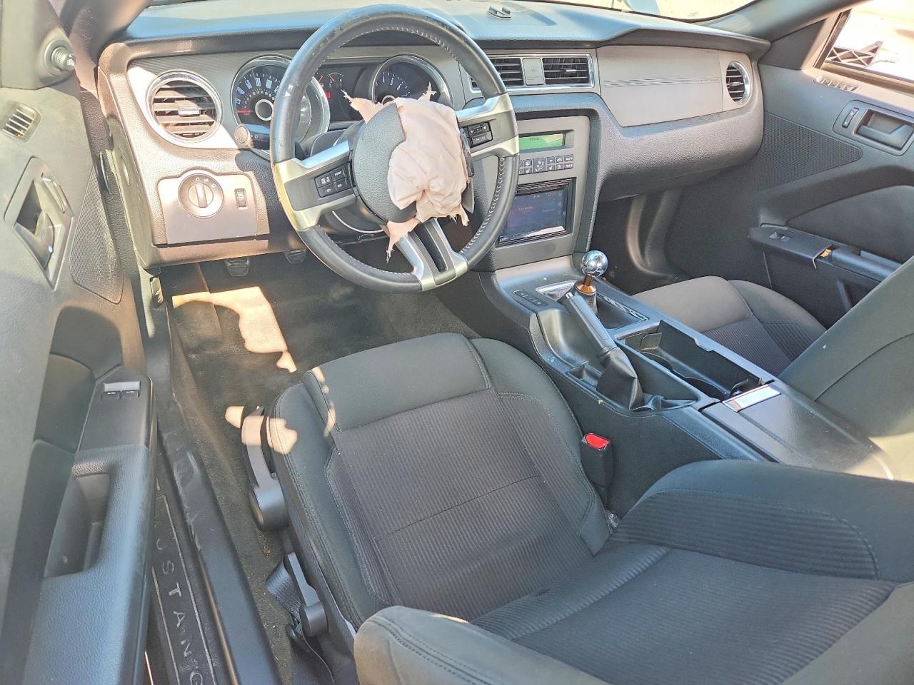 2014 Ford Mustang - zdjęcie 8