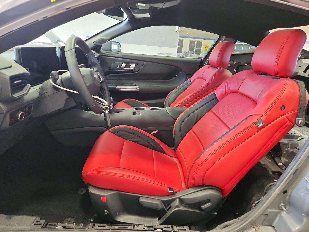 2025 Ford Mustang Gt - zdjęcie 7