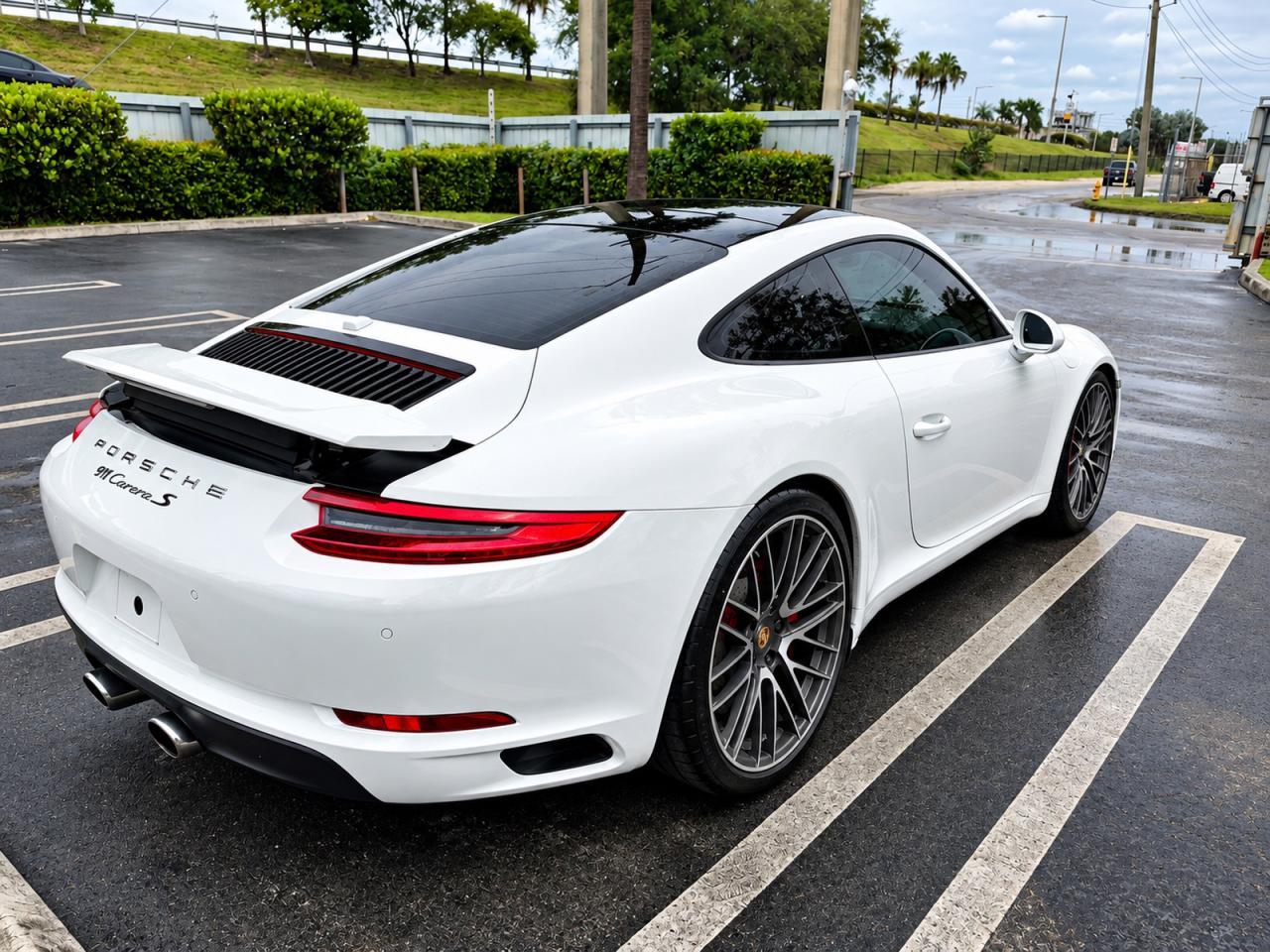 2017 Porsche 911 Carrera S - zdjęcie 4