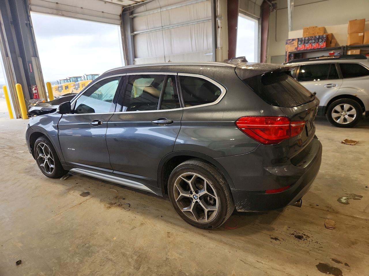 2016 BMW X1 xDrive28I - zdjęcie 2
