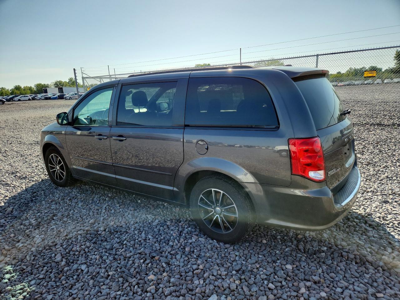 2015 Dodge Grand Caravan R/T - zdjęcie 2