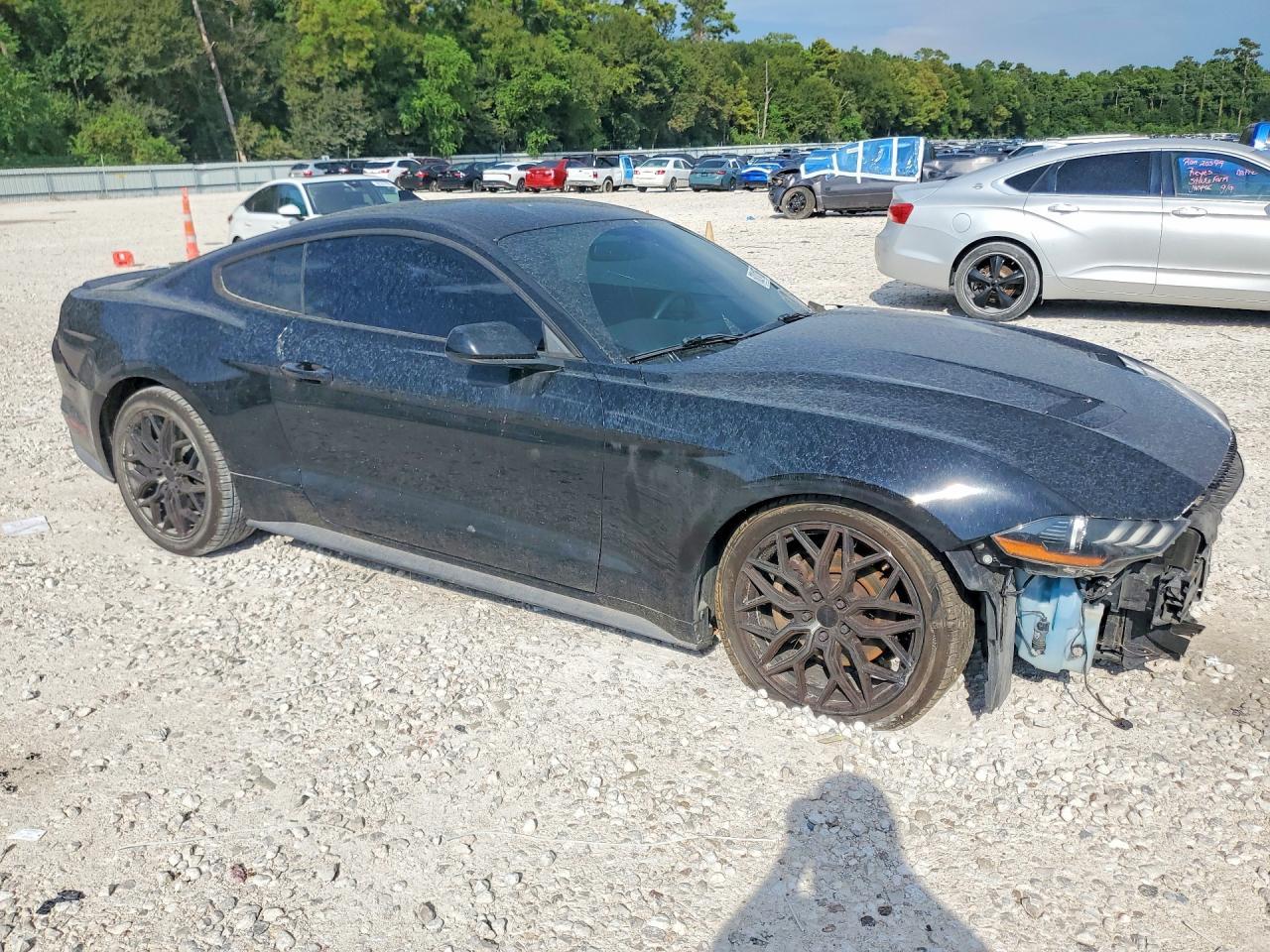 2020 Ford Mustang - zdjęcie 4